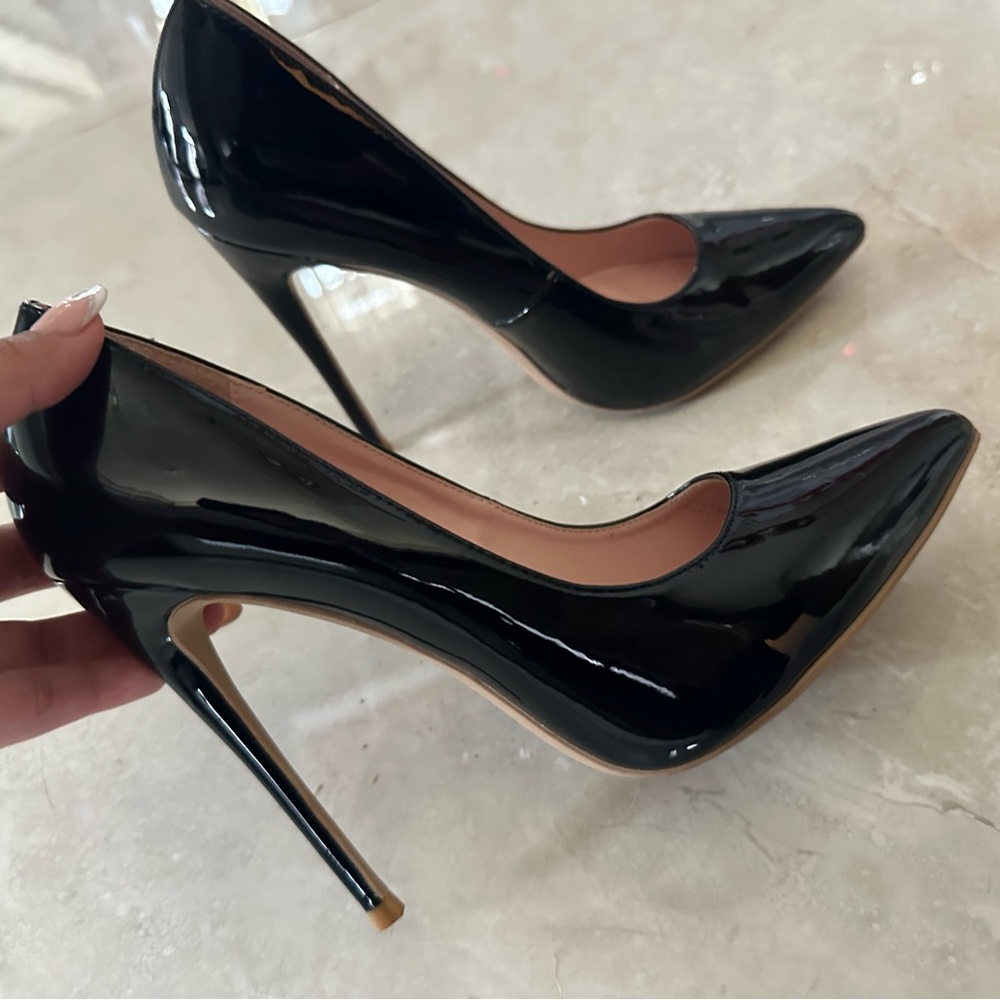 Black patent heel